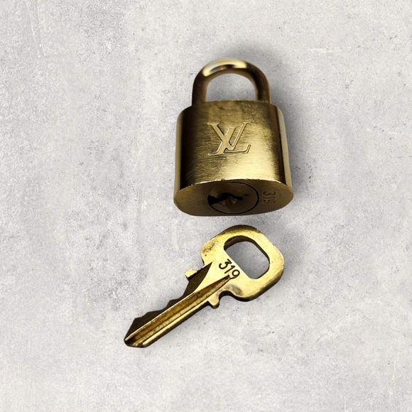 LV Louis Vuitton Lock and Key #319 - Picture 2 of 4